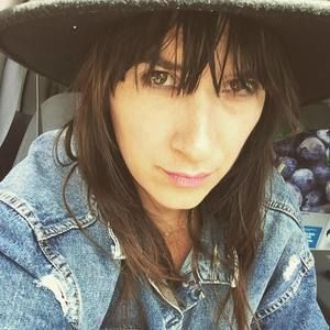 Meet your Posher, Dominique